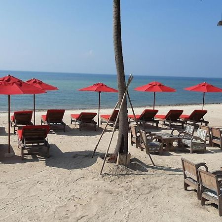 la plage resort&beach club Baan Tai Extérieur photo