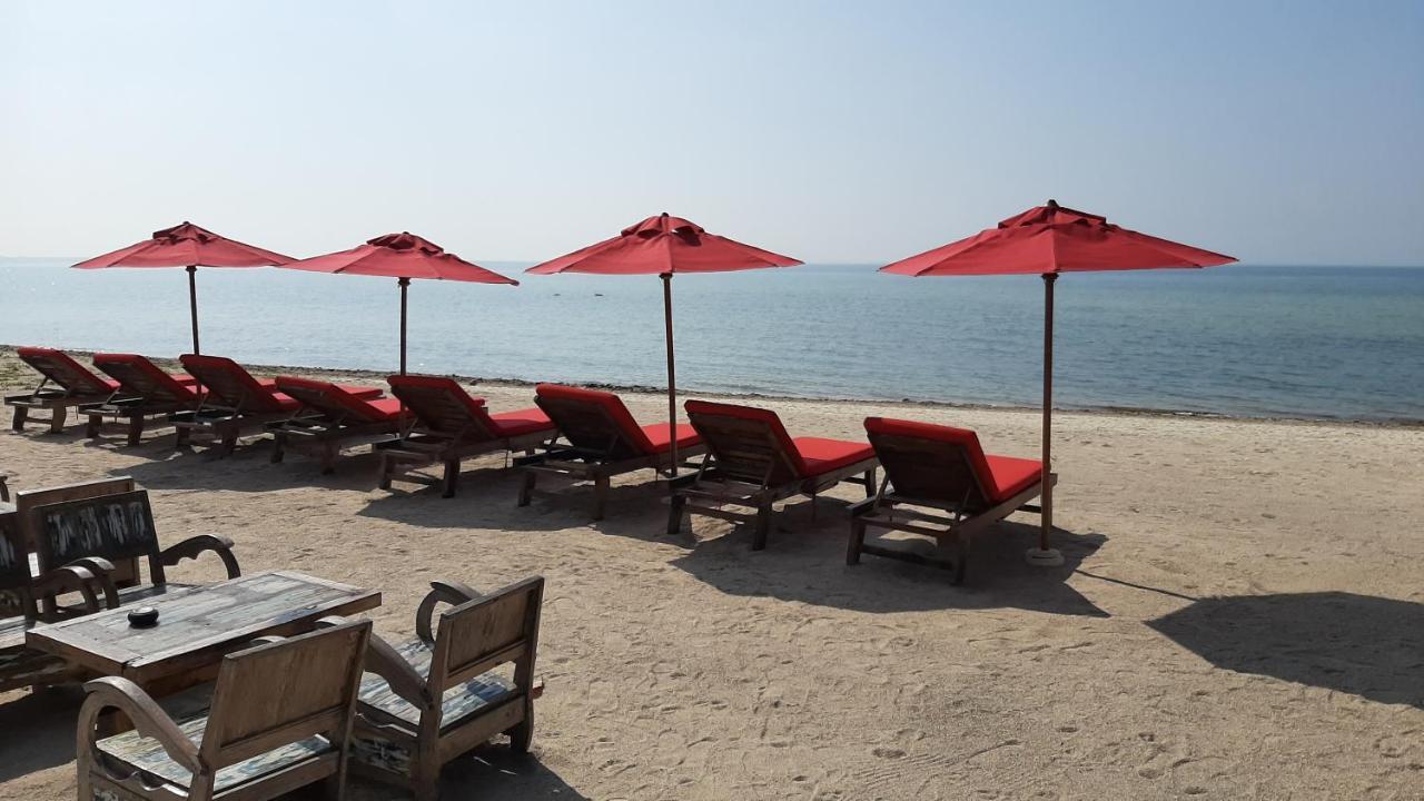 la plage resort&beach club Baan Tai Extérieur photo